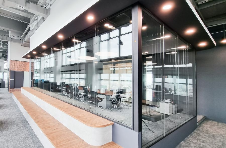 Enhancing Workplace Privacy with Acoustic Glass Partition