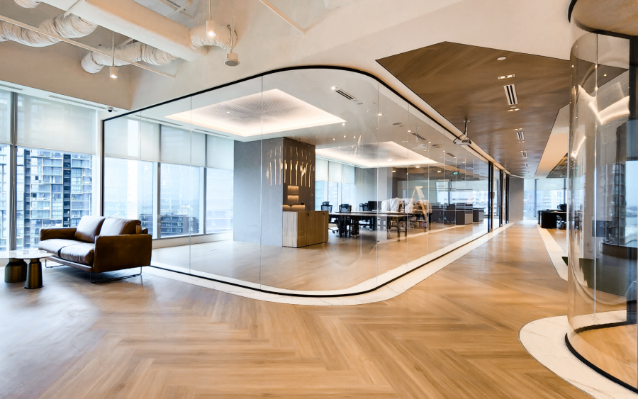 Curved Glass vs. Segmented Glass Which is The One for Modern Office