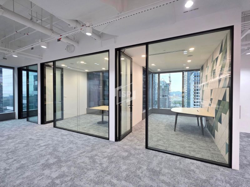 COMO Glass Partition for Modern Offices