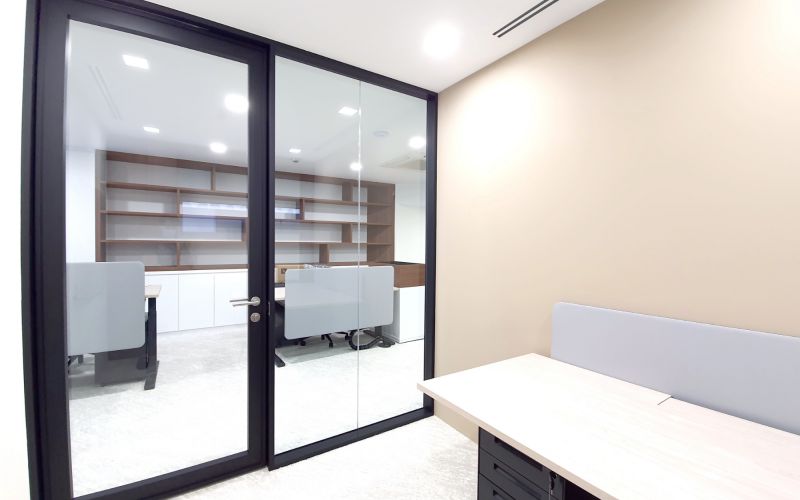 Achieve Modern Office Design with SOLO PLUS Glazed System