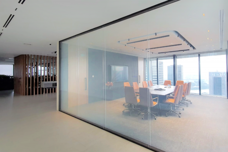 Explore Versatile Workspace Solutions with Switchable Glass