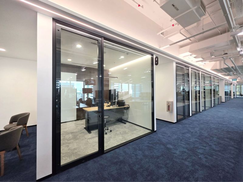 Double Glazed Partition for Modern Office