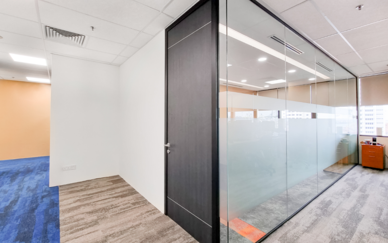 Infuse Personality into Meeting Spaces with Curved Glass Design