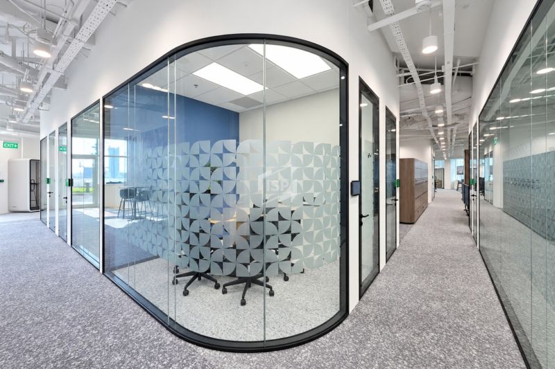 Adapting Double Glazed Glass Partitions to Different Office Layouts