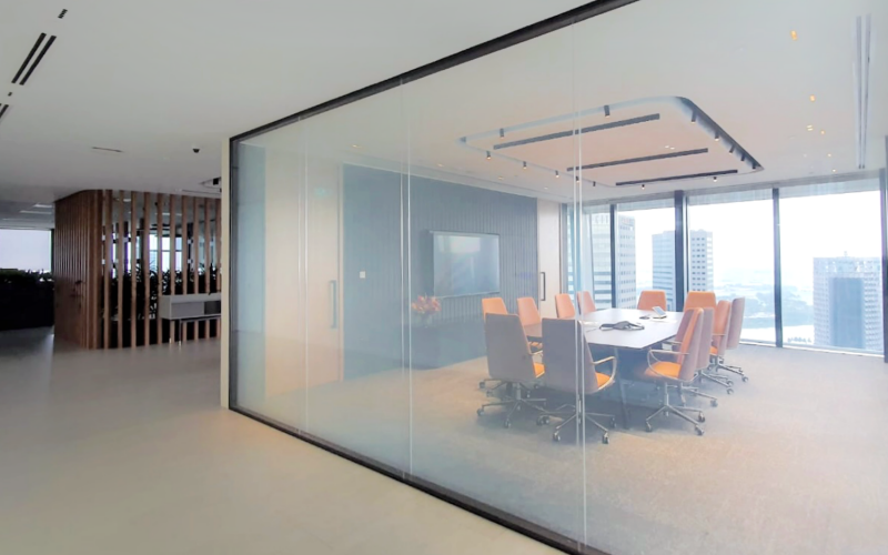 Explore Versatile Workspace Solutions with Switchable Glass