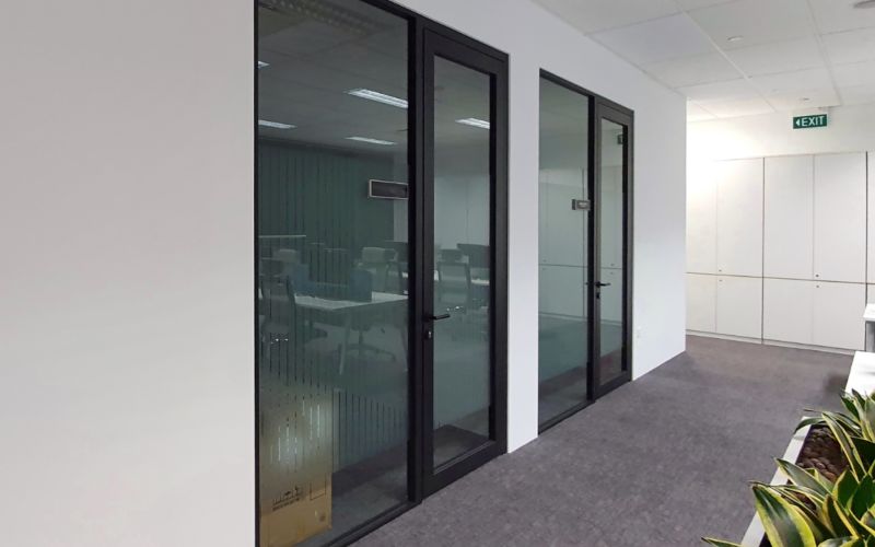 Optimize Office Privacy with COMO Double Glazed System