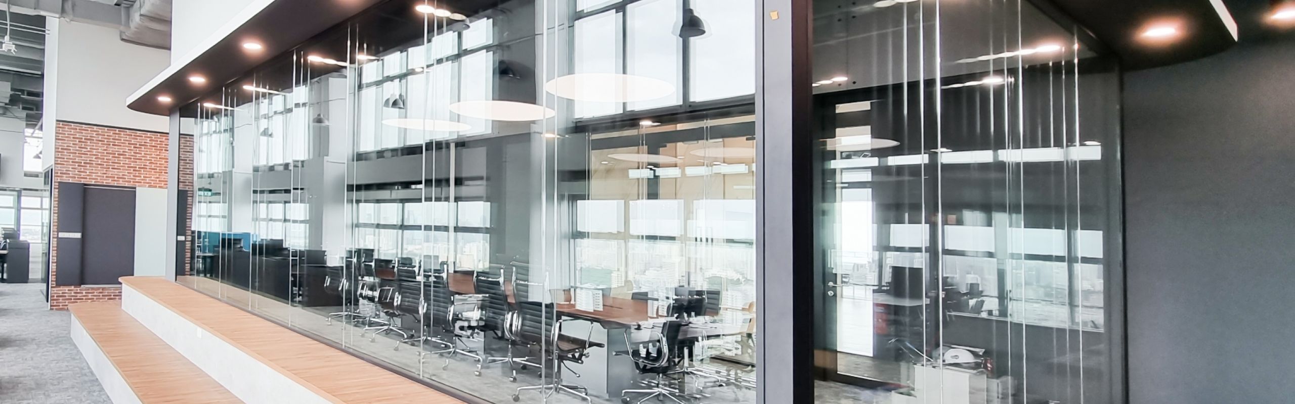 Enhancing Workplace Privacy with Acoustic Glass Partition