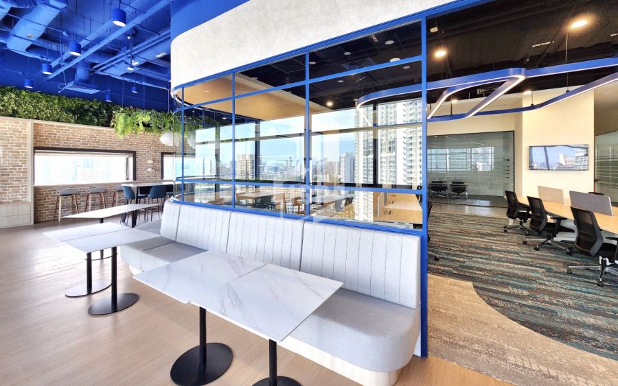 Creating Collaborative Workspaces with Glass Partitions