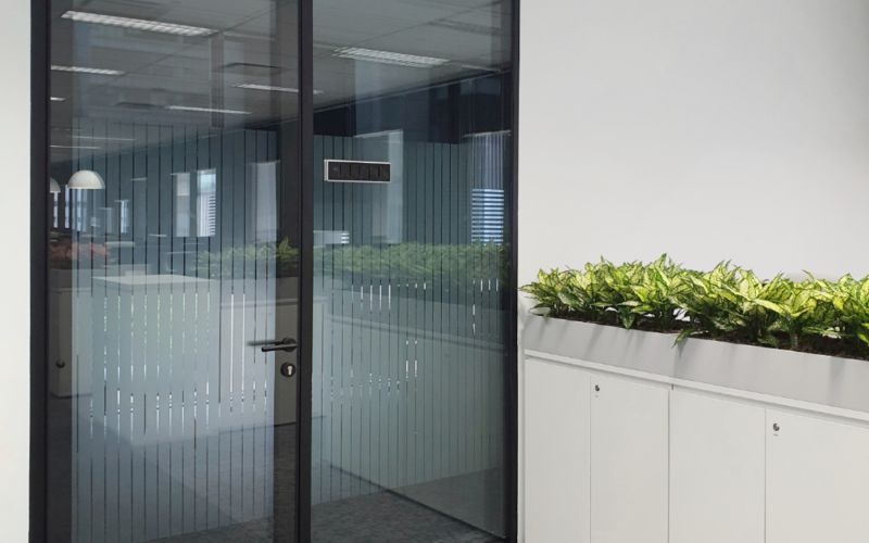 Optimize Office Privacy with COMO Double Glazed System