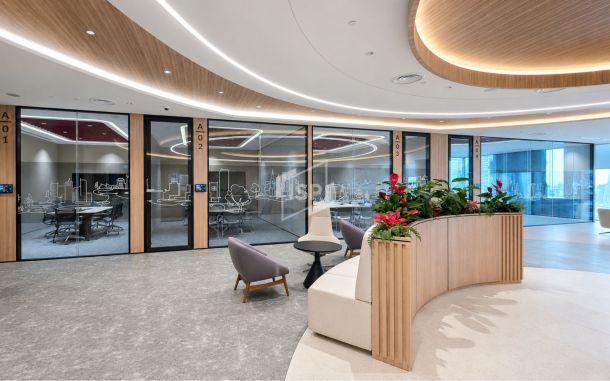 Designing Client-Facing Office Spaces with Glass Partitions