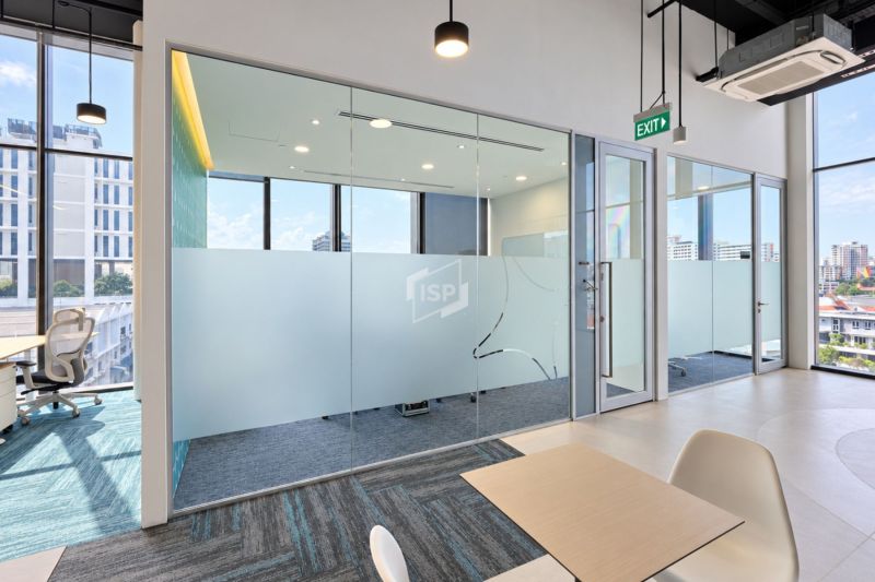 Creating Different Office Identities With One Glass Partition System