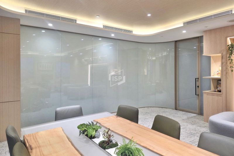Executive Office Design Using COMO Glass Office Panels