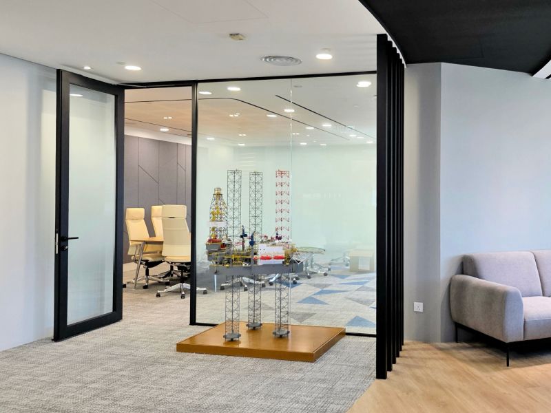 SOLO P30 Glass Panel with Framed Door