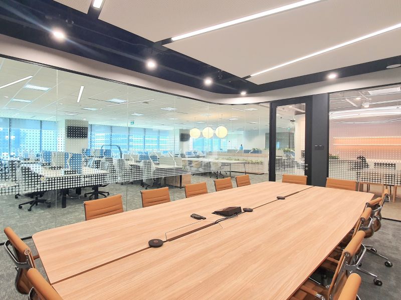 Segmented Glass Panel for Meeting Room Interior