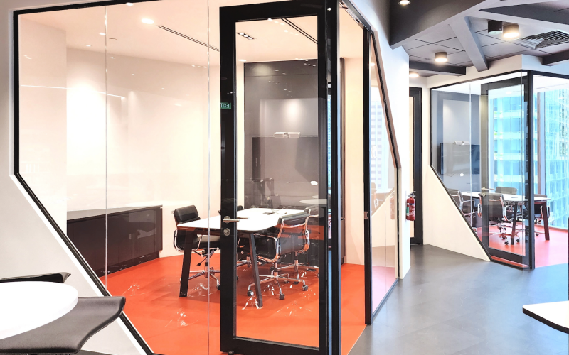 Customize Your Workspace with Acoustic Glazed System