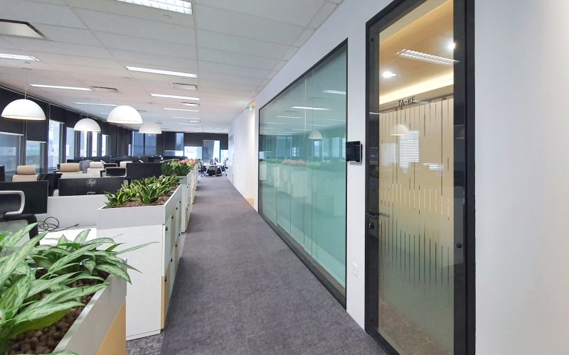 Optimize Office Privacy with COMO Double Glazed System