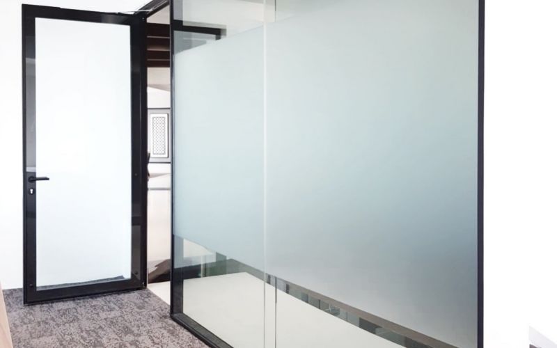 Efficient Office Design with COMO Glass Panel and Framed Door