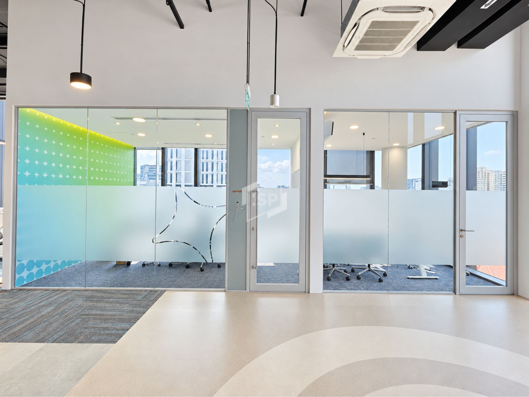 Silver Framed Glass Partitions for Adjacent Meeting Rooms | ISP