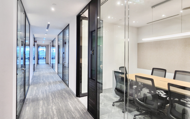 Improving Office Acoustics with COMO Double Glazed System