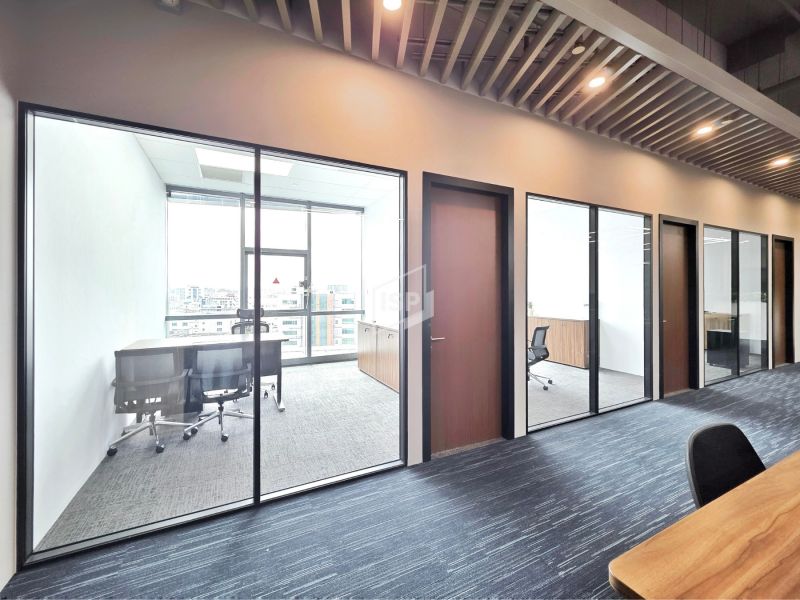COMO Doubled Glazed Partition with Vertical Frames for Meeting Room