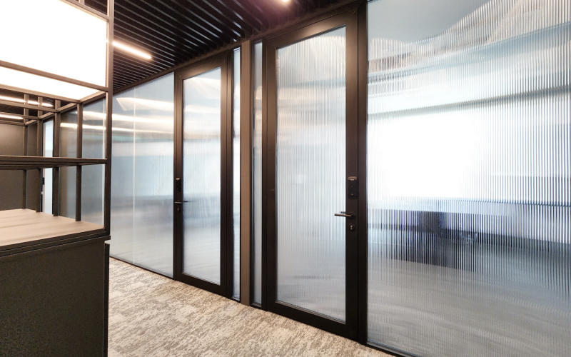 Stylish Reeded Glass Partition for Modern Workspaces