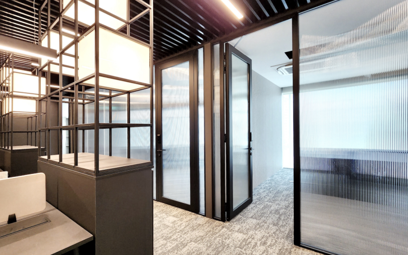 Stylish Reeded Glass Partition for Modern Workspaces