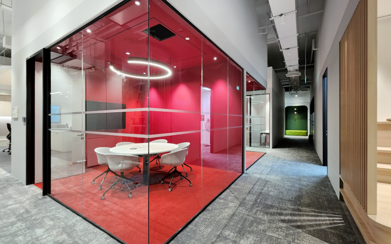 Enhance Workplace Efficiency with Glass Partition and Door