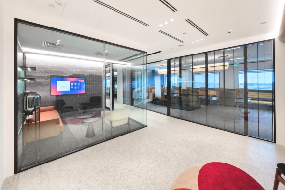 Flexible Office Design with Acoustic Glass Partitions in Singapore