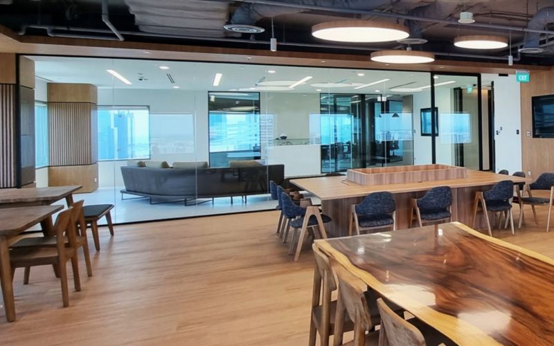 Breakout Area lined with Glass Walls