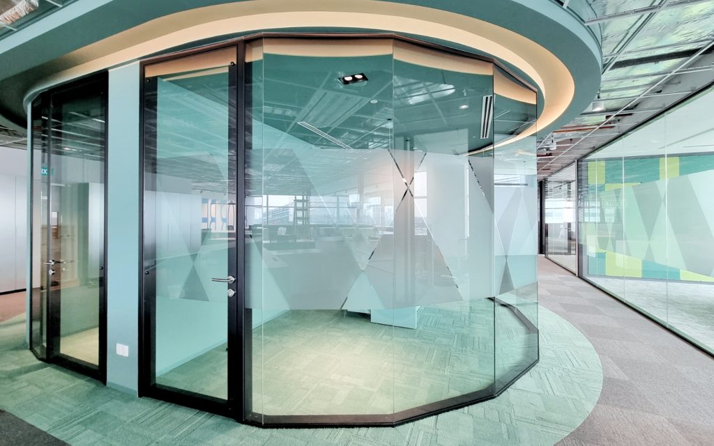 Diverse Glass Designs and Personalized Spaces_Segmented Glass Panel