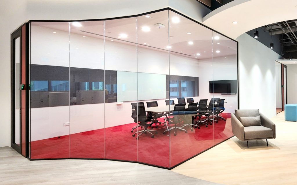 Diverse Glass Designs and Personalized Spaces_Segmented Glass Partition