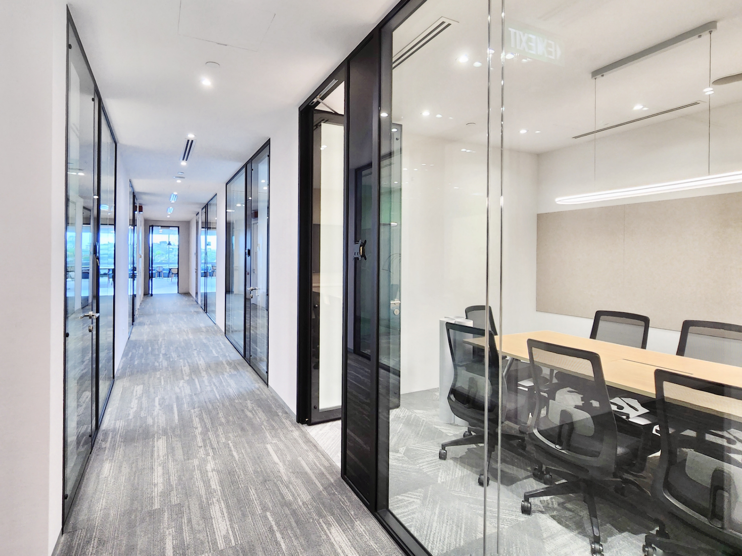 Improving Office Acoustics with COMO Double Glazed System